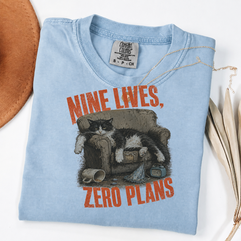 Nine Lives Zero Plans - Funny Vintage Cat Tee